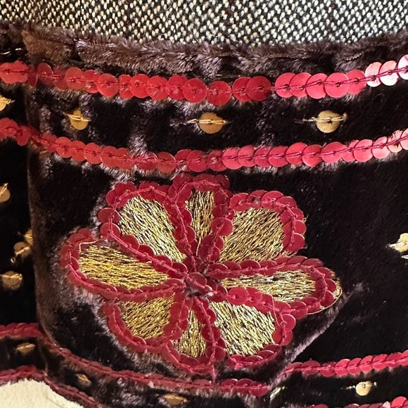 Vintage Y2K Grey Pinstriped Wool A-Line Skirt w/Velvet & Sequins Design Sz 6 - Picture 4 of 8